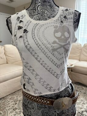 Vintage Revamped Lola White Skull Heart Cutout Cropped Tank